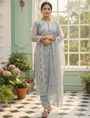 Women Floral Embroidered Kurta with Trousers & Dupatta 2