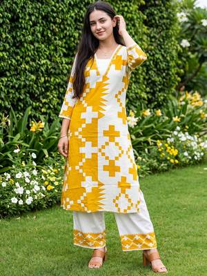 Women Printed Thread Work Kurta with Palazzos 5