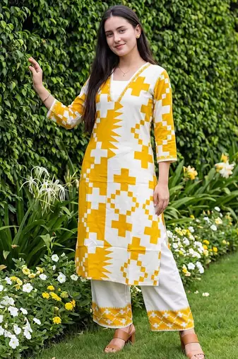 Women Printed Thread Work Kurta with Palazzos
