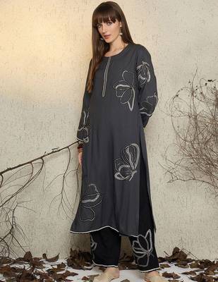 Women Floral Embroidered Sequinned Kurta with Palazzos 3