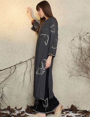 Women Floral Embroidered Sequinned Kurta with Palazzos 4