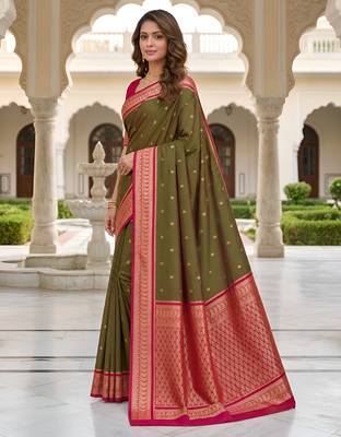 Green soft silk blend saree with zari weaving meenakari design 2