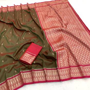 Green soft silk blend saree with zari weaving meenakari design 5