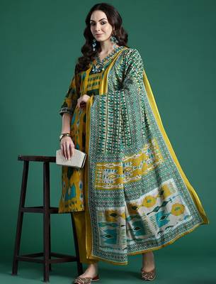 Geometric Printed Cotton Kurta with Trousers & Dupatta 1