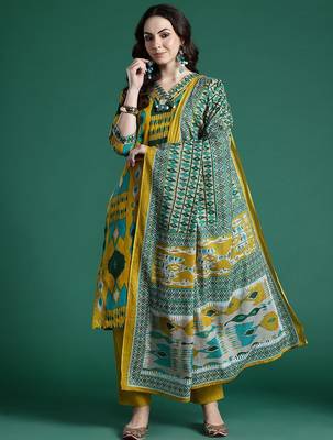 Geometric Printed Cotton Kurta with Trousers & Dupatta 7