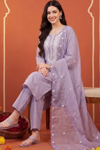 Women Ethnic Motifs Embroidered Thread Work Kurta with Trousers & With Dupatta