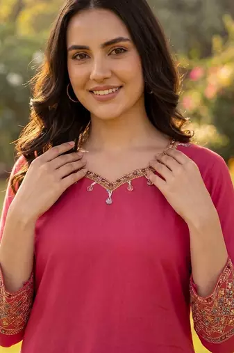Women Ethnic Motifs Embroidered Regular Thread Work Kurta with Trousers