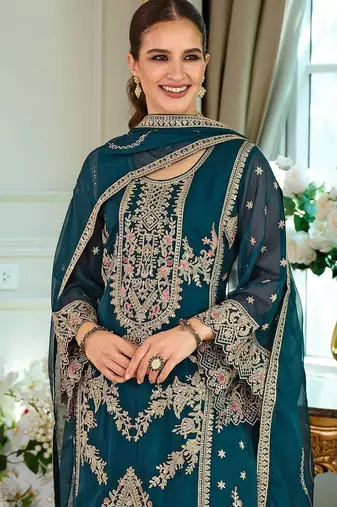 Women Ethnic Motifs Embroidered Kurta & Trouser With Dupatta