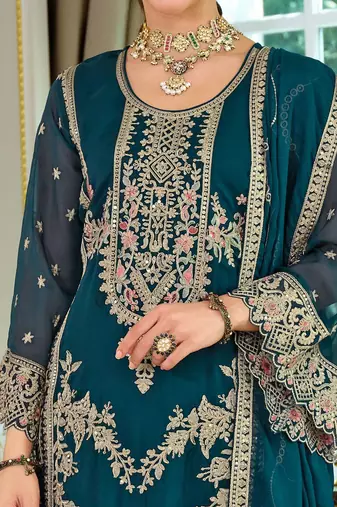 Women Ethnic Motifs Embroidered Kurta & Trouser With Dupatta