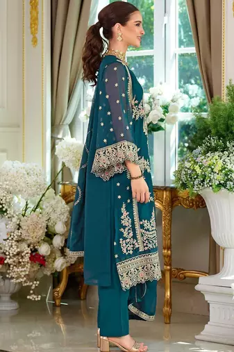 Women Ethnic Motifs Embroidered Kurta & Trouser With Dupatta