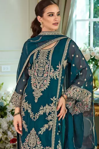 Women Ethnic Motifs Embroidered Kurta & Trouser With Dupatta