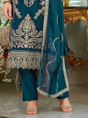 Women Ethnic Motifs Embroidered Kurta & Trouser With Dupatta 7