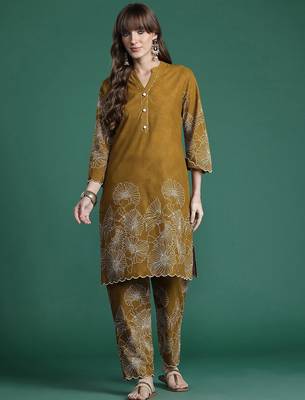 Floral Embroidered Thread Work Cotton Kurta with Trousers 6