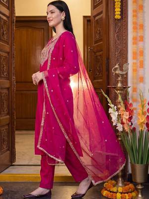 Women Ethnic Motifs Embroidered Thread Work Kurta with Trousers & With Dupatta 3