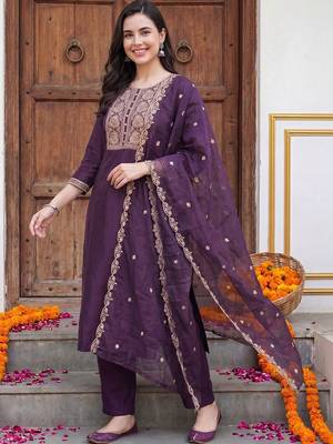 Women Ethnic Motifs Embroidered Thread Work Kurta with Trousers & With Dupatta 1