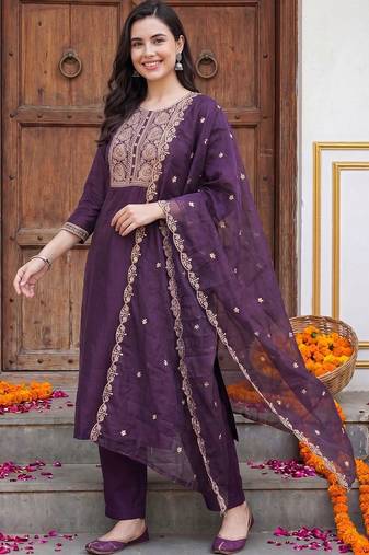 Women Ethnic Motifs Embroidered Thread Work Kurta with Trousers & With Dupatta