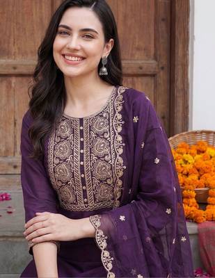 Women Ethnic Motifs Embroidered Thread Work Kurta with Trousers & With Dupatta 2