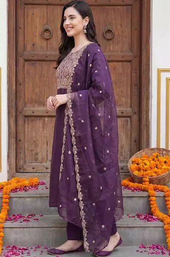 Women Ethnic Motifs Embroidered Thread Work Kurta with Trousers & With Dupatta