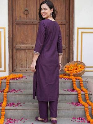 Women Ethnic Motifs Embroidered Thread Work Kurta with Trousers & With Dupatta 4