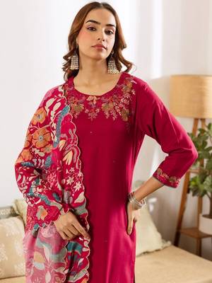 Women Ethnic Motifs Embroidered Thread Work Kurta with Patiala & With Dupatta 3