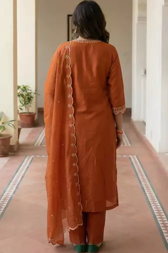 Women Ethnic Motifs Embroidered Thread Work Kurta with Trousers & With Dupatta