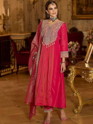 Floral Embroidered V-Neck A-Line Kurta With Trousers & Dupatta 1