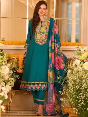 Women Floral Embroidered Thread Work Kurta with Trousers & With Dupatta 7