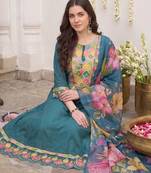 Women Floral Embroidered Thread Work Kurta with Trousers & With Dupatta
