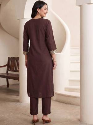 Women Sequinned Kurta with Trousers 6