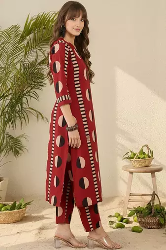 Geometric Printed V-Neck Cotton Straight Kurta With Trousers