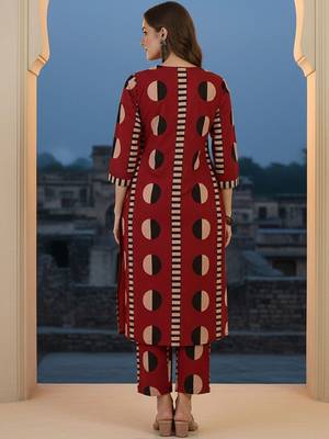 Geometric Printed V-Neck Cotton Straight Kurta With Trousers 4
