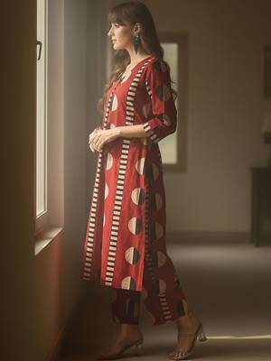 Geometric Printed V-Neck Cotton Straight Kurta With Trousers 5