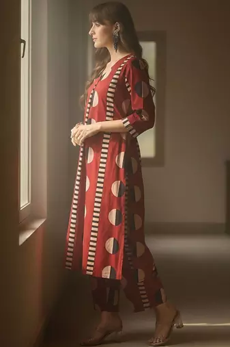 Geometric Printed V-Neck Cotton Straight Kurta With Trousers