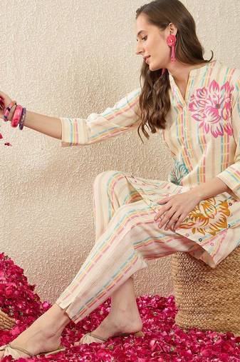 Floral Printed A Line Kurti With Trousers
