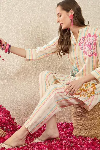 Floral Printed A Line Kurti With Trousers