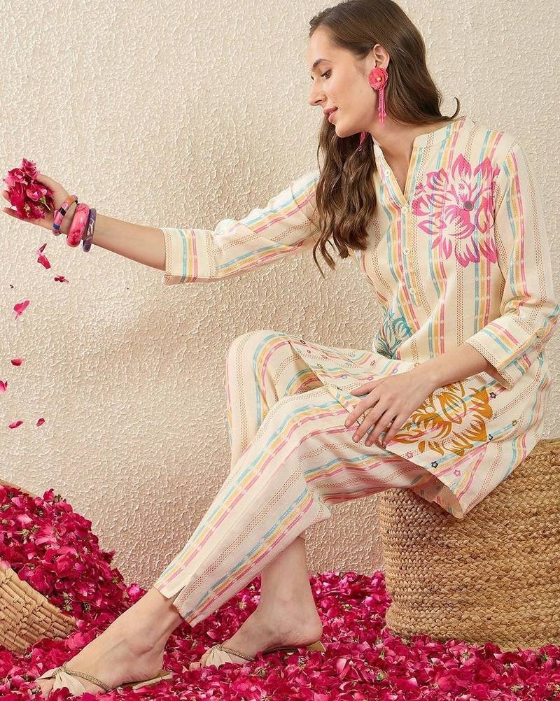 Floral Printed A Line Kurti With Trousers