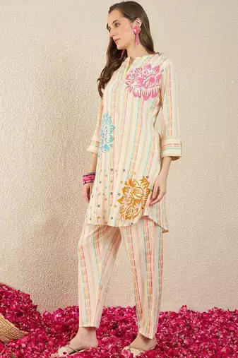 Floral Printed A Line Kurti With Trousers