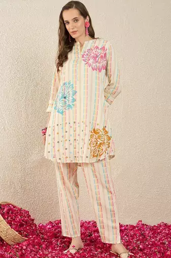 Floral Printed A Line Kurti With Trousers