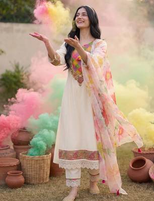 Women Floral Embroidered Thread Work Kurta with Trousers & With Dupatta 6