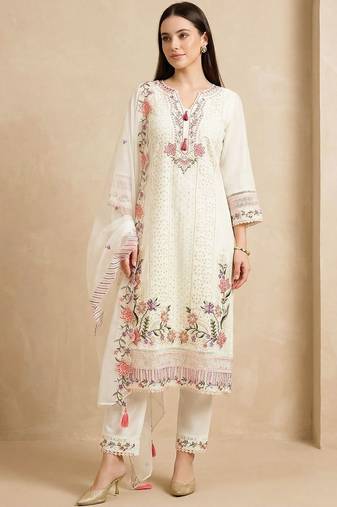 Women Floral Embroidered Thread Work Kurta with Trousers & With Dupatta