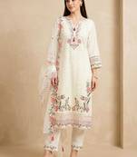 Women Floral Embroidered Thread Work Kurta with Trousers & With Dupatta