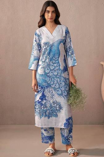 Women Floral Printed Kurta with Trousers