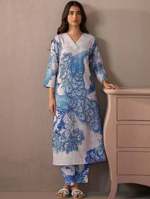 Women Floral Printed Kurta with Trousers 5