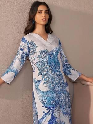 Women Floral Printed Kurta with Trousers 7