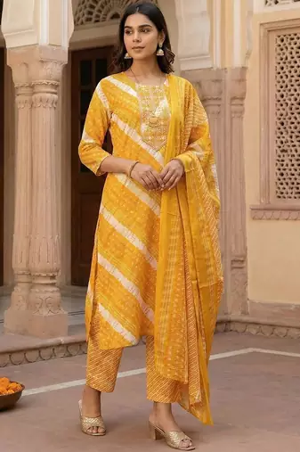 Women Leheriya Printed Thread Work Kurta with Trousers & With Dupatta