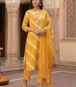 Women Leheriya Printed Thread Work Kurta with Trousers & With Dupatta