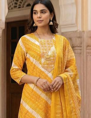 Women Leheriya Printed Thread Work Kurta with Trousers & With Dupatta 2