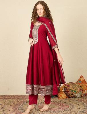 Ethnic Motifs Embroidered Sequinned Anarkali Kurta with Trousers & Dupatta 5