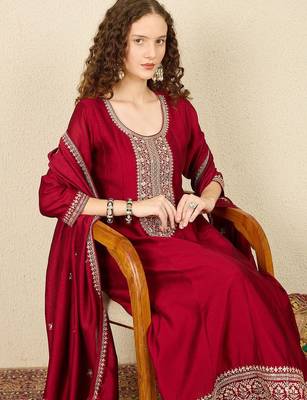 Ethnic Motifs Embroidered Sequinned Anarkali Kurta with Trousers & Dupatta 7
