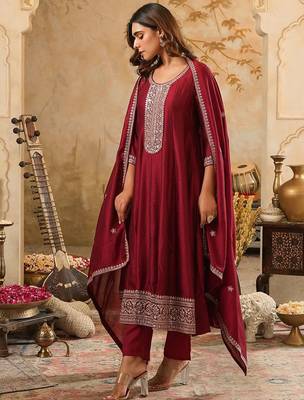 Floral Yoke Design Round Neck Zari Anarkali Kurta & Trousers With Dupatta 5